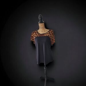 Very Important Pieces Leopard Blouse Womens SZ Large Liquid Knit Office Business